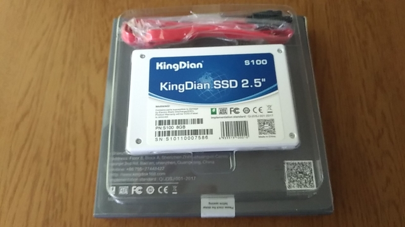 ケースから出したKingDianSSD:8GB