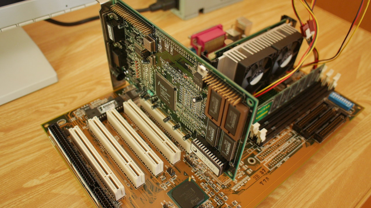 最小構成で組み立てたBF6マザー