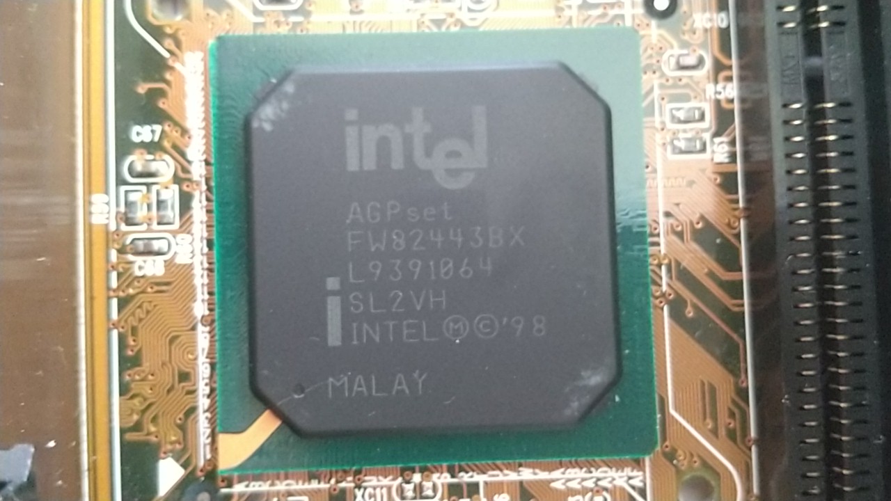 Intel440BXチップセット